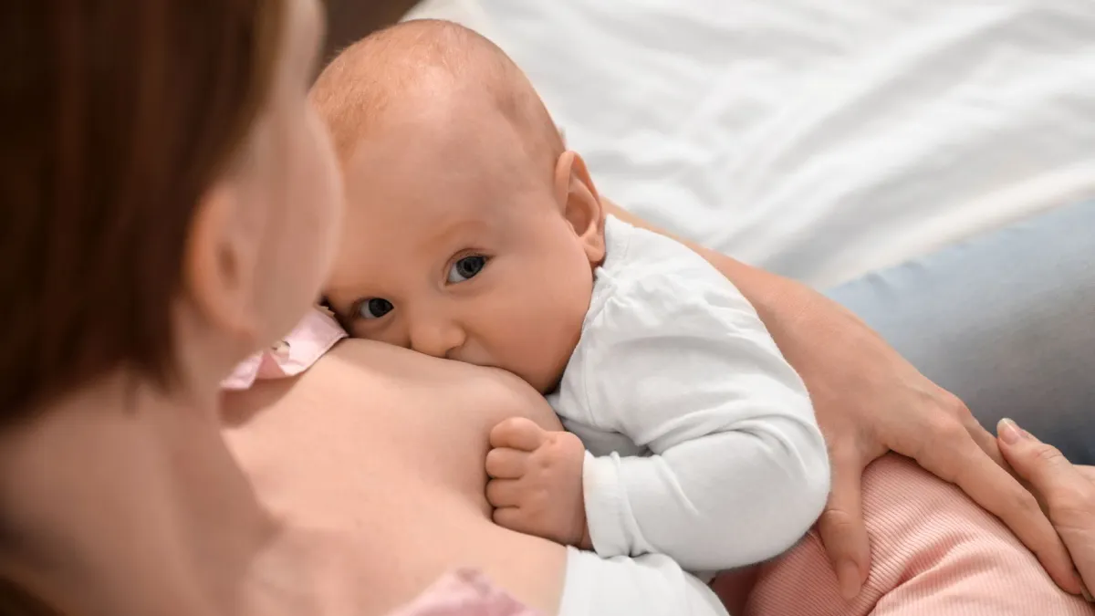 Agosto dourado: a importância da amamentação e cuidados essenciais para mamães e bebês